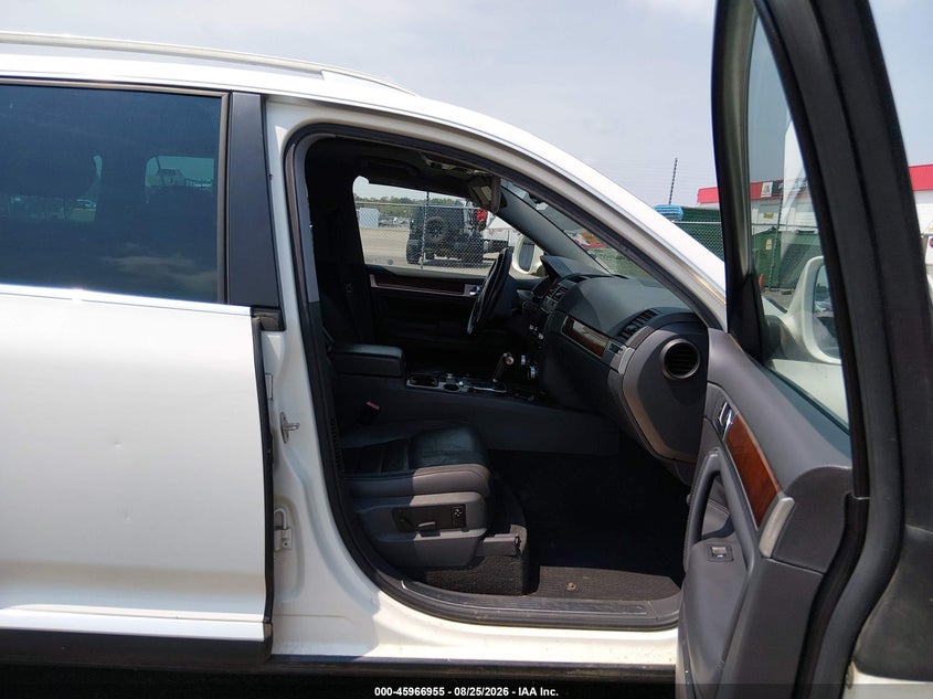 2009 VOLKSWAGEN TOUAREG 2 auction photo 5