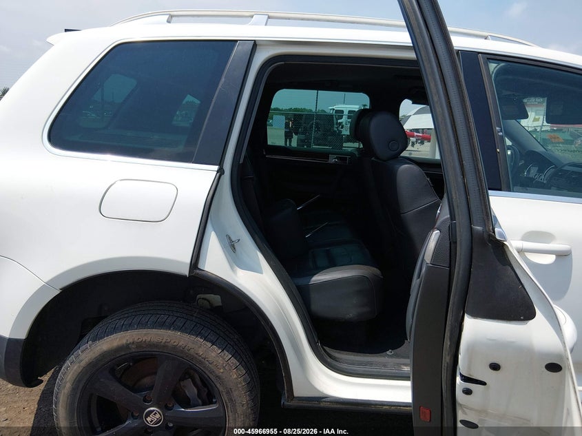 2009 VOLKSWAGEN TOUAREG 2 auction photo 8