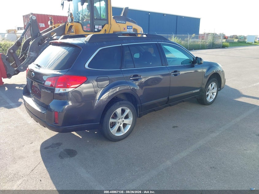 2013 SUBARU OUTBACK auction photo 4