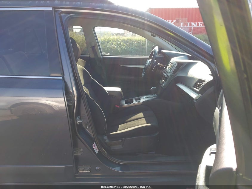 2013 SUBARU OUTBACK auction photo 5