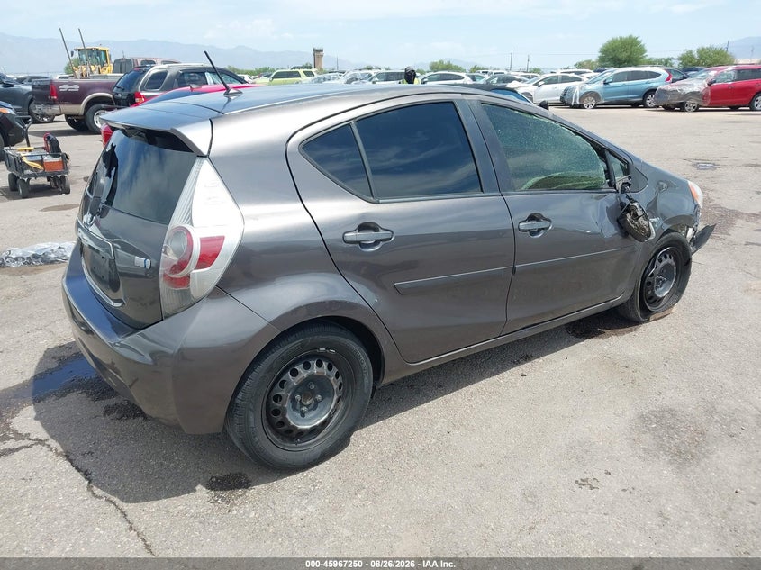 2013 TOYOTA PRIUS C auction photo 4