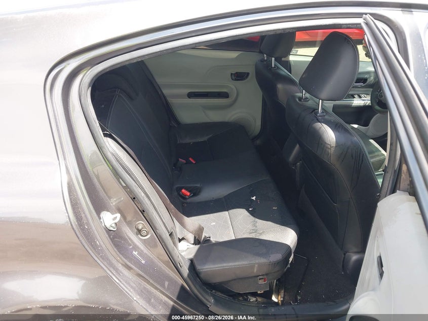 2013 TOYOTA PRIUS C auction photo 8