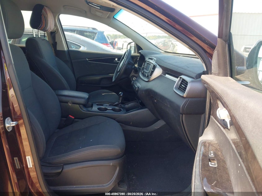 2016 KIA SORENTO auction photo 5
