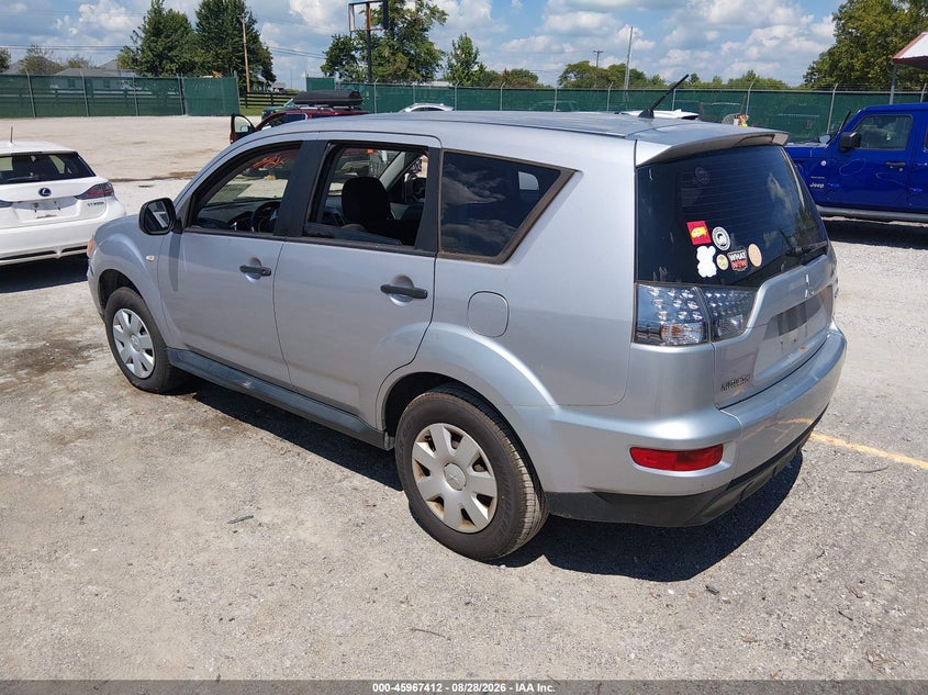 2010 MITSUBISHI OUTLANDER auction photo 3