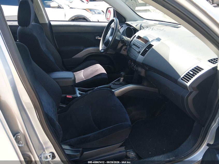 2010 MITSUBISHI OUTLANDER auction photo 5