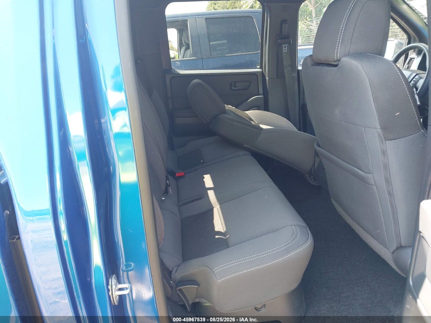 2026 NISSAN FRONTIER SV 4X4 · Photo 8