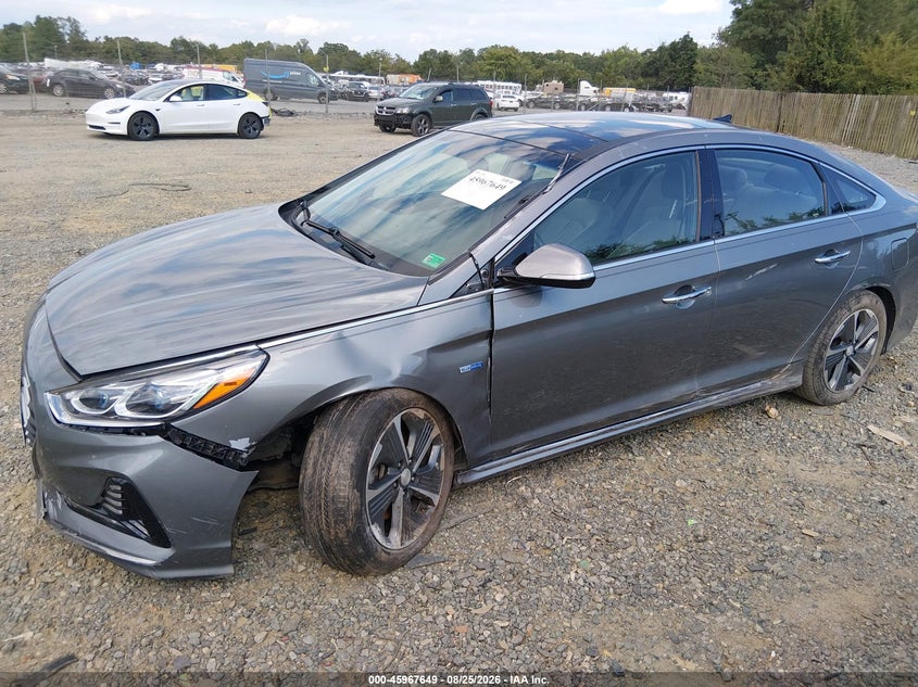 2018 Hyundai Sonata, Left Front, IAAI, VIN KMHE34L37JA082469 — photo 2