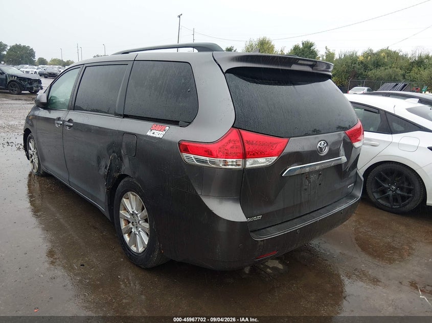 2011 TOYOTA SIENNA LIMITED V6 - zdjęcie 3