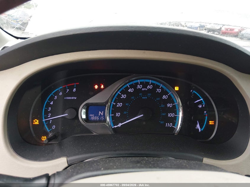 2011 TOYOTA SIENNA auction photo 7