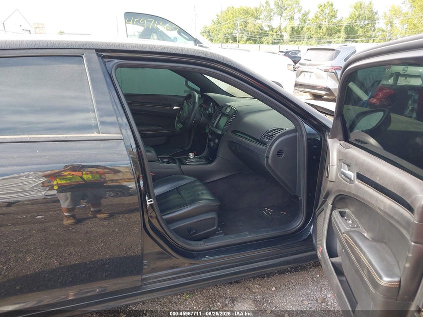 2016 CHRYSLER 300 auction photo 5