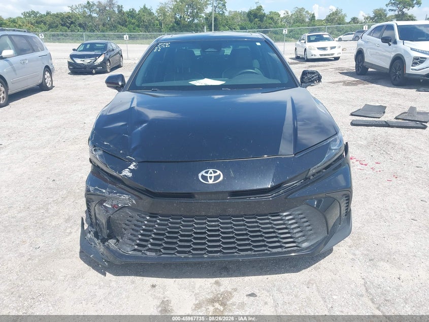 Фото 12 - TOYOTA CAMRY
