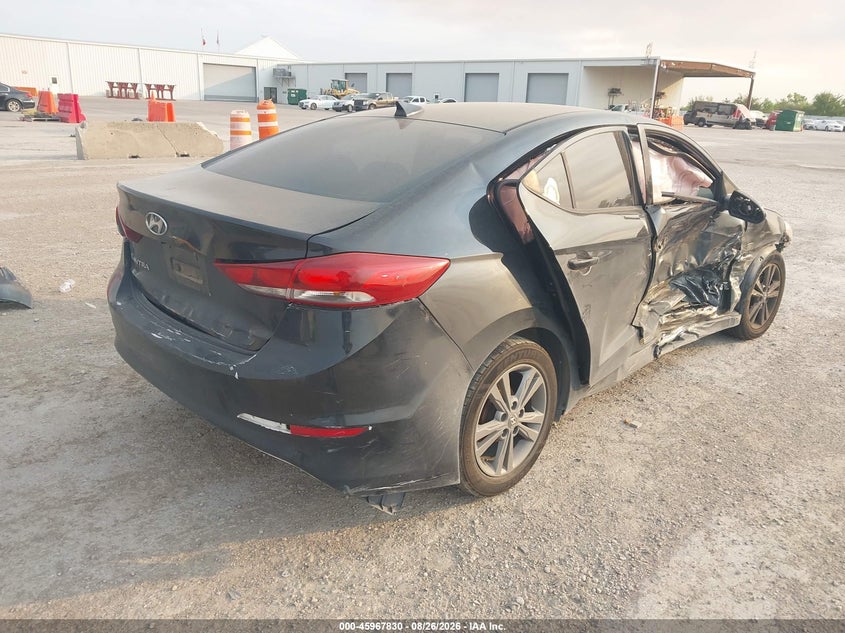 2017 HYUNDAI ELANTRA auction photo 4