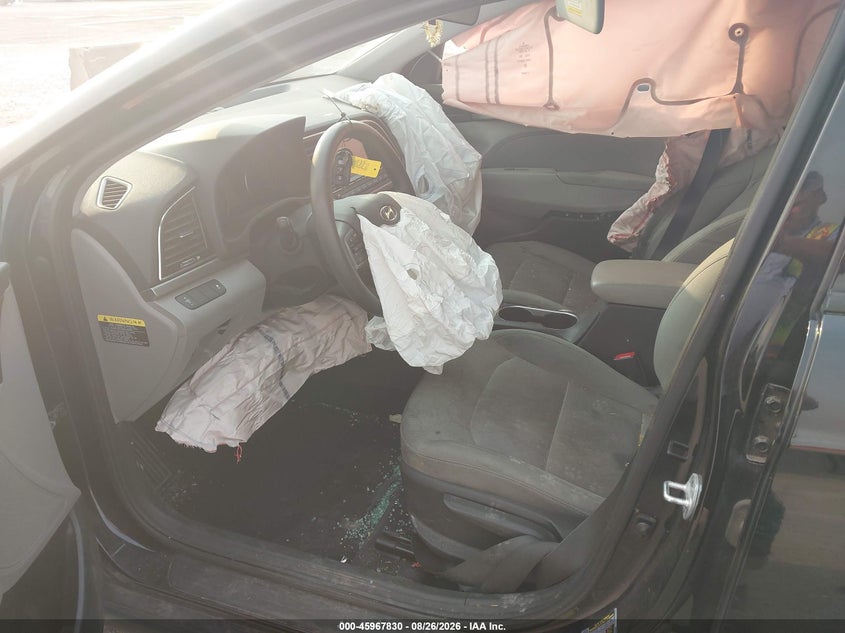 2017 HYUNDAI ELANTRA auction photo 5