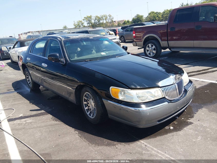 2000 LINCOLN TOWN CAR auction photo 1