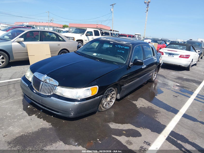 2000 LINCOLN TOWN CAR auction photo 2