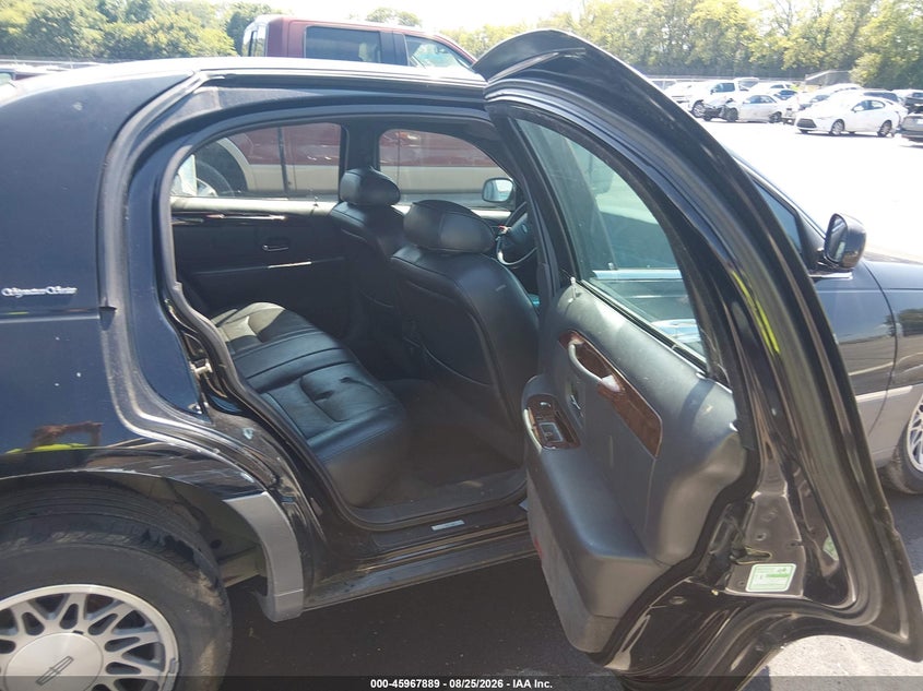 2000 LINCOLN TOWN CAR auction photo 8