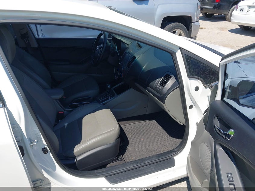 2015 KIA FORTE auction photo 5