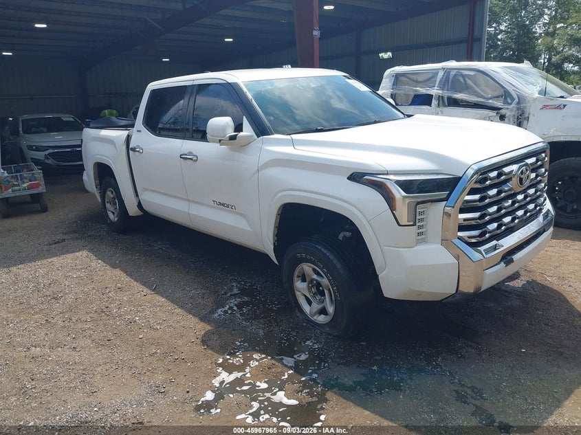 TOYOTA TUNDRA - zdjęcie 1