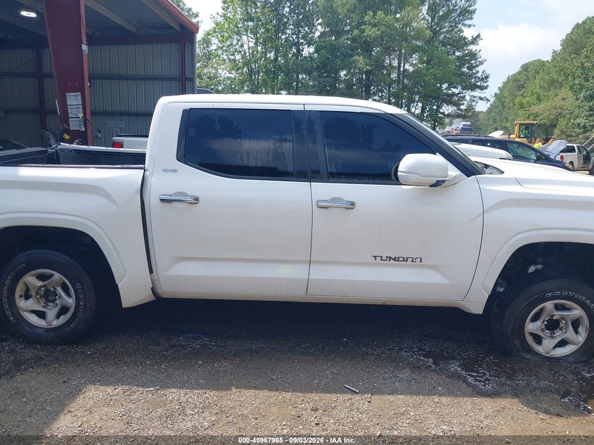 TOYOTA TUNDRA - zdjęcie 13
