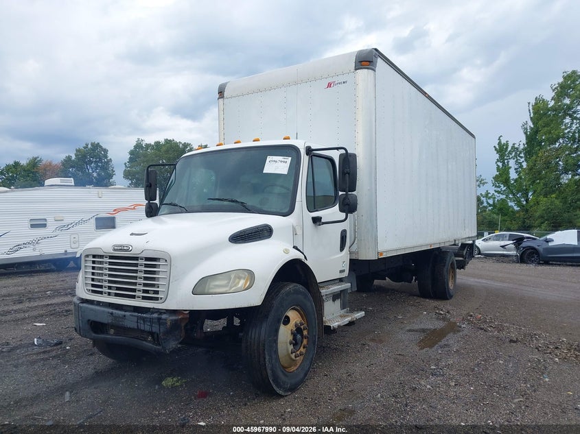 2003 FREIGHTLINER M2 auction photo 2