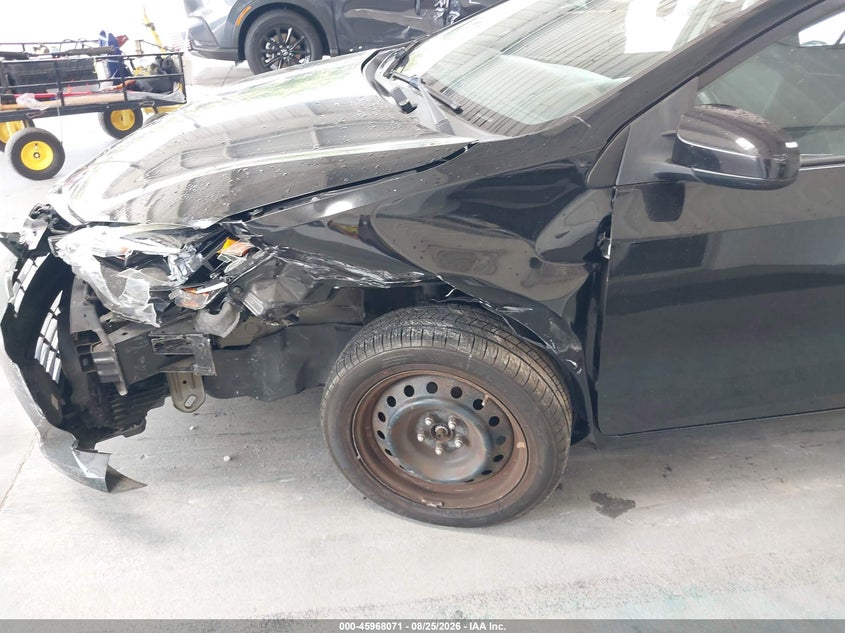 2017 TOYOTA COROLLA auction photo 6