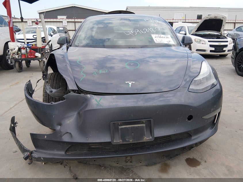 TESLA MODEL 3 - zdjęcie 12