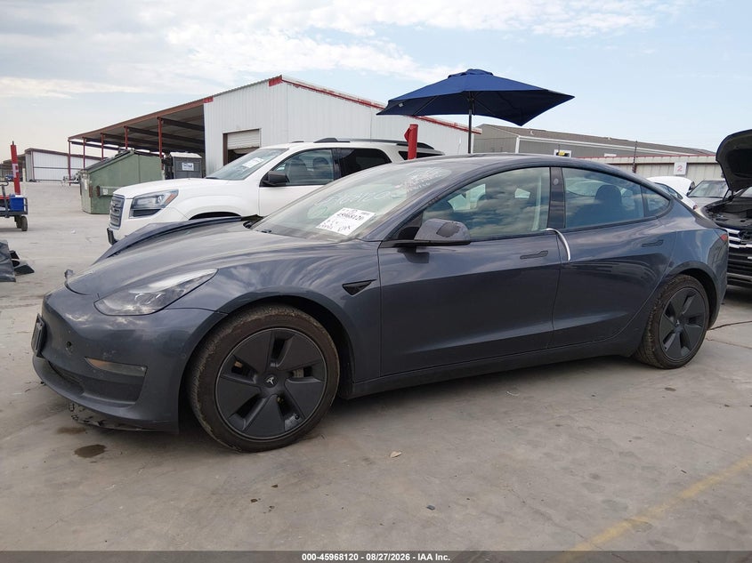 TESLA MODEL 3 - zdjęcie 14