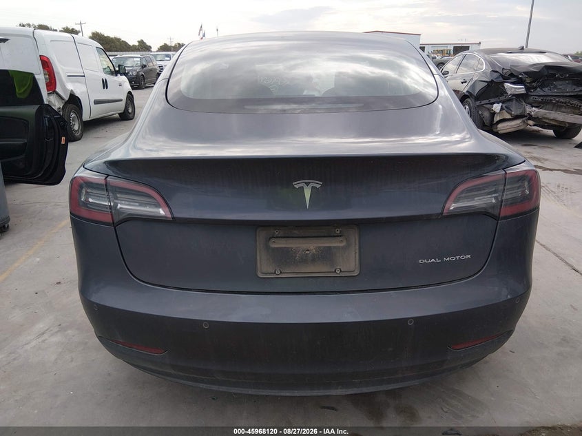 TESLA MODEL 3 - zdjęcie 16