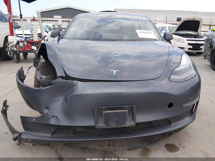TESLA MODEL 3 - zdjęcie 6