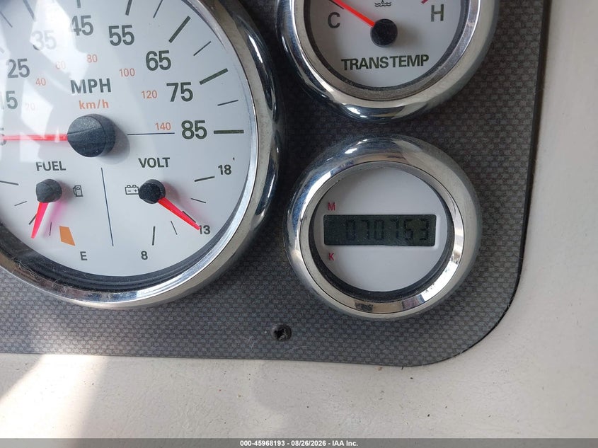2004 FREIGHTLINER CHASSIS auction photo 7