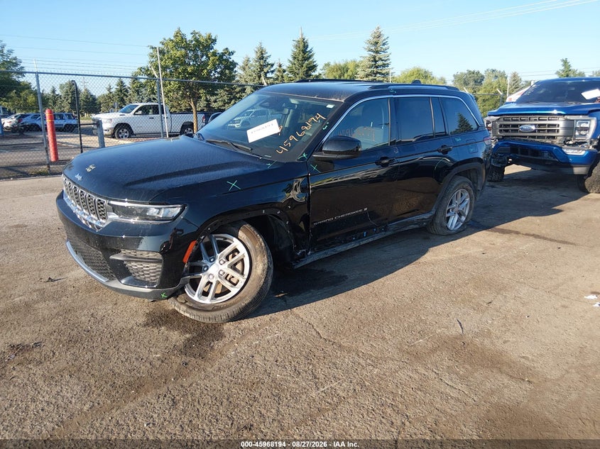 2023 Jeep Grand Cherokee Laredo 4X4, Left Front, IAAI, VIN 1C4RJHAG1PC622193 — photo 2