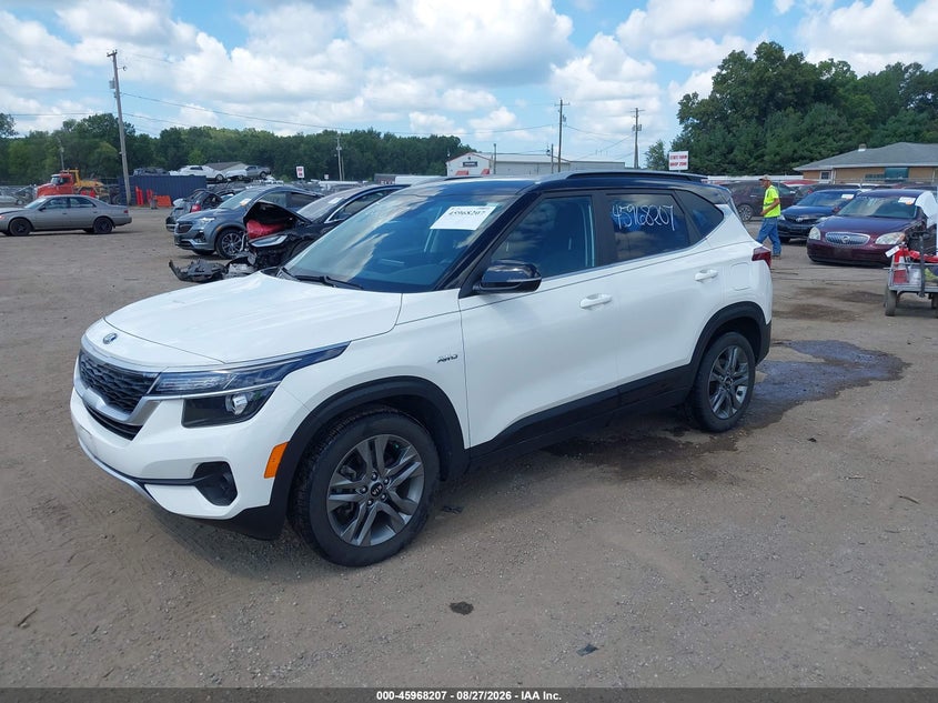 2021 Kia Seltos, Storm Damage, IAAI, VIN KNDEUCAA1M7221591 — photo 2
