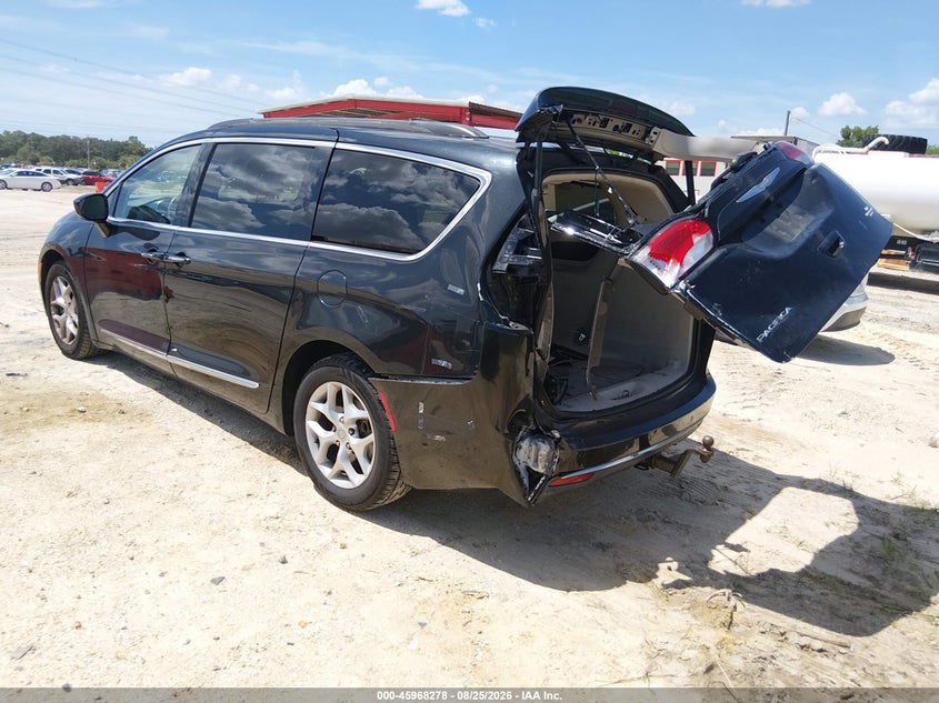 2017 CHRYSLER PACIFICA auction photo 3