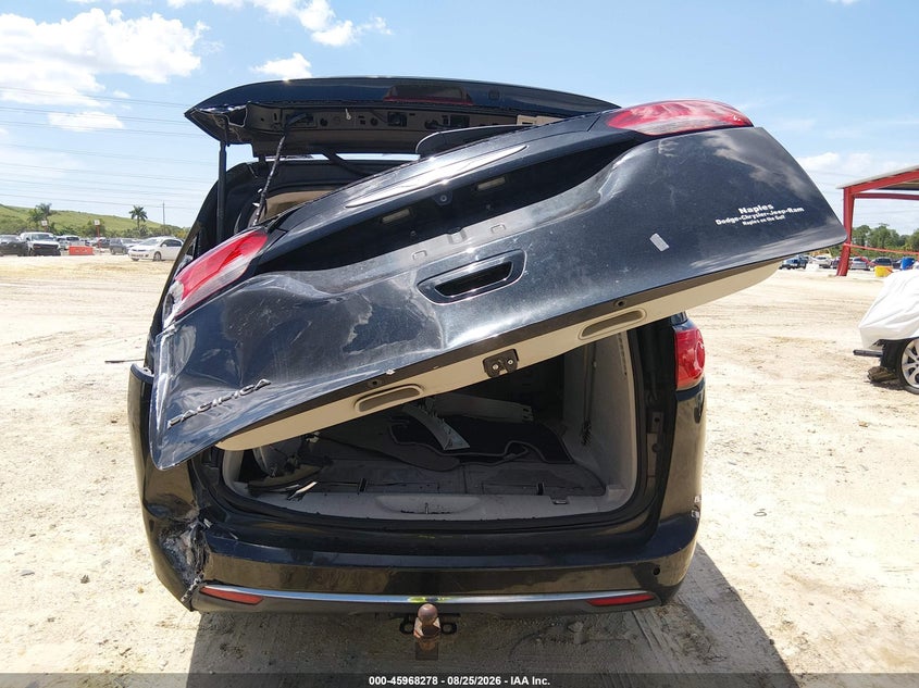 2017 CHRYSLER PACIFICA auction photo 6