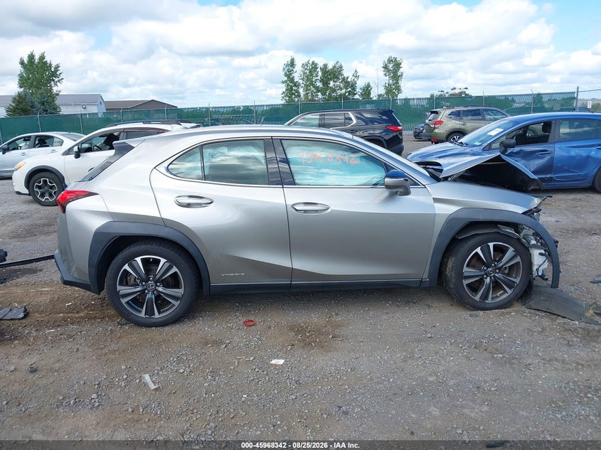 LEXUS UX 250H - zdjęcie 13