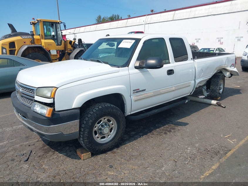 2005 Chevrolet Silverado, Left Rear, IAAI, VIN 1GCHK29245E278486 — photo 2