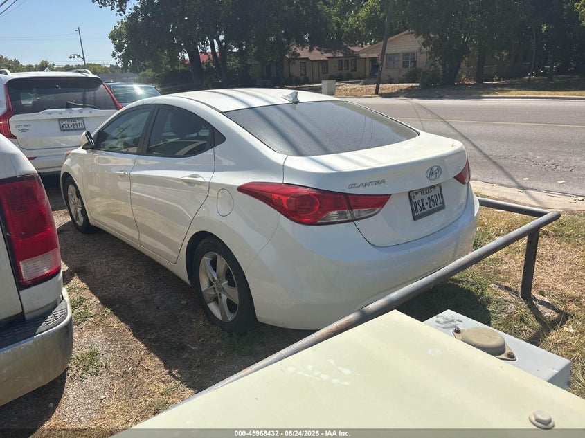 2013 HYUNDAI ELANTRA auction photo 3