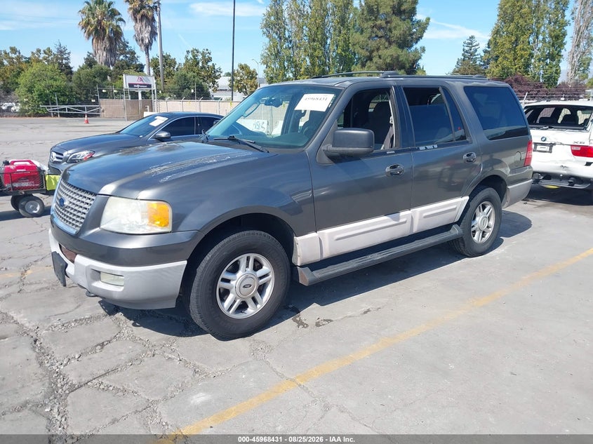 2003 Ford Expedition, Normal Wear & Tear, IAAI, VIN 1FMFU16L73LB87189 — photo 2