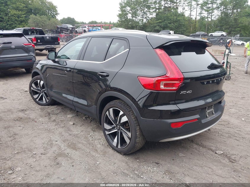 2024 VOLVO XC40 auction photo 3