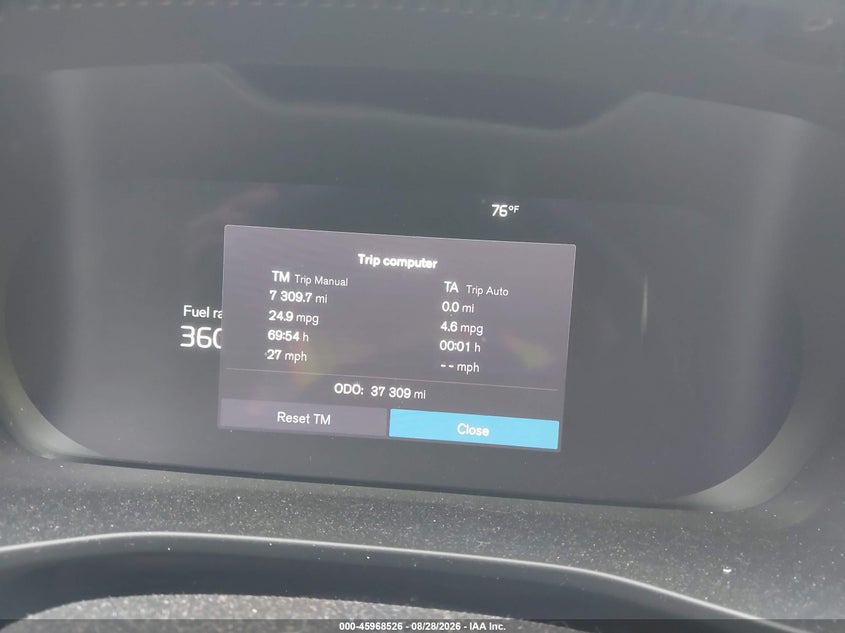 2024 VOLVO XC40 auction photo 7
