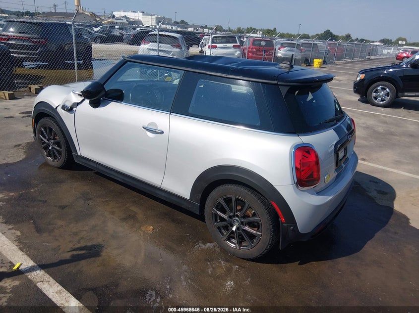 Vin: wmw13dj09n2r46186, lot: 46467865, mini se hardtop cooper 20223