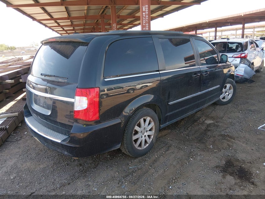 2011 CHRYSLER TOWN & COUNTRY auction photo 4