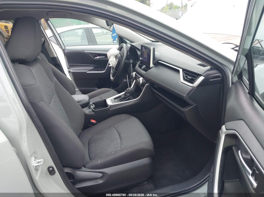 TOYOTA RAV4 - zdjęcie 5