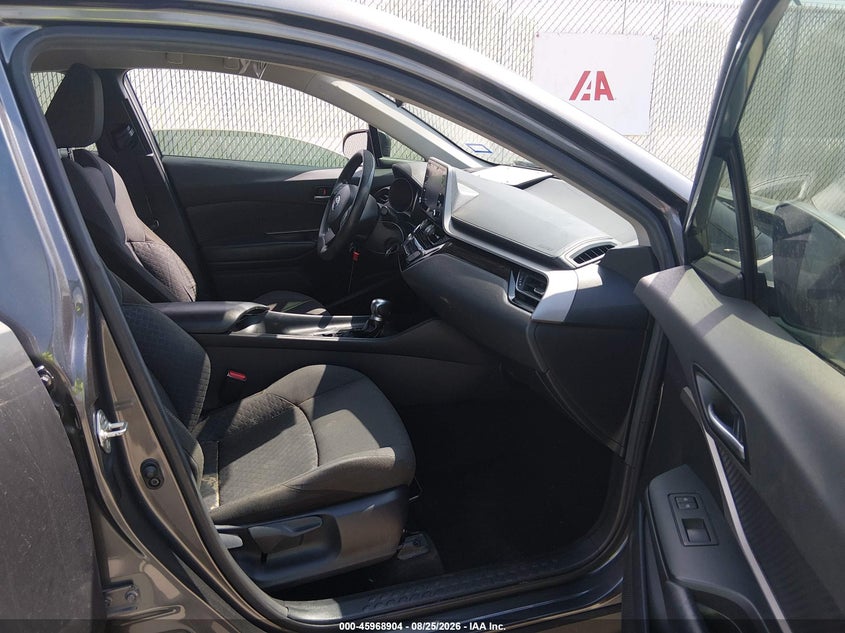 TOYOTA C-HR - zdjęcie 5