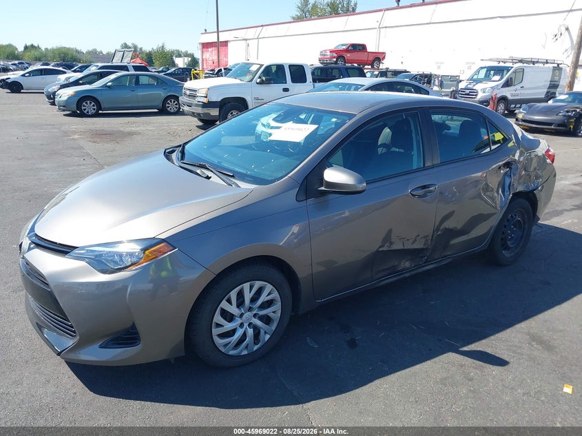 2018 Toyota Corolla, Левый бок, IAAI, VIN 2T1BURHEXJC021043 — фото 2
