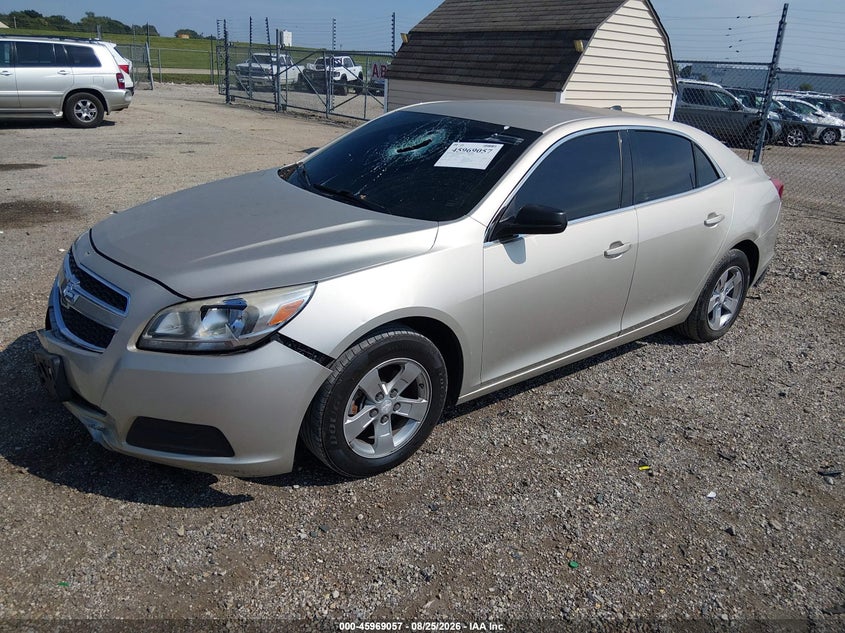 2013 Chevrolet Malibu, Theft Recovery, IAAI, VIN 1G11B5SA1DF263000 — photo 2