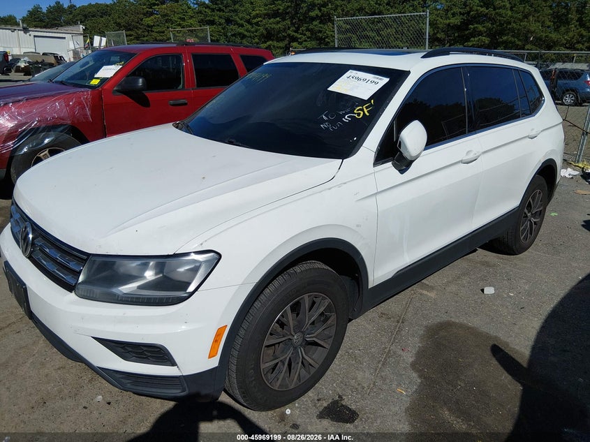 2021 VOLKSWAGEN TIGUAN auction photo 2