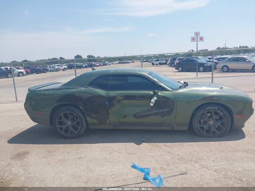 DODGE CHALLENGER - zdjęcie 13