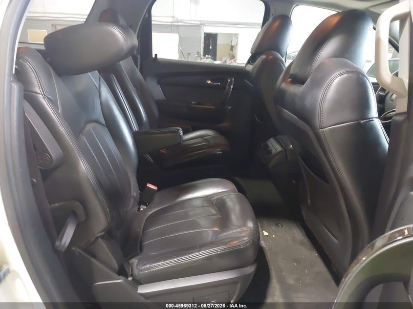 2011 GMC ACADIA auction photo 8