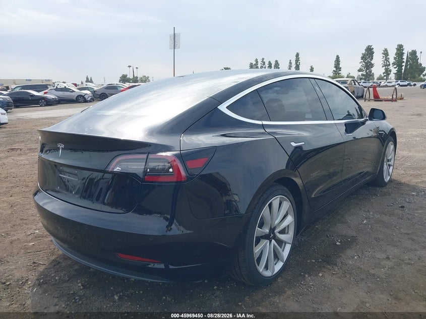 Vin: 5yj3e1ea1jf071068, lot: 46468669, tesla model 3 long range/mid range 20184